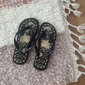 Farm Rio x Haviana’s Flip Flops